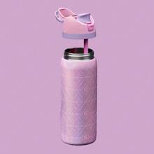 OWALAo 32oz Free.Sip Wickeds For Goods Special Limited Edition Stainless Steel Water Bottle With Straw. From Bubble To Broomstick, Two Legends Unite. Pearlescent Pink Shimmers With Goodness. Emerald Green Sparkles With Power. Together, They Turn Everyday Hydration Into Something Extraordinary. Suitable For Sports, Outdoor Activities, Travel, And Student Sports Water Cup. 32oz(945ml). - 32oz/945ml - 查看 4