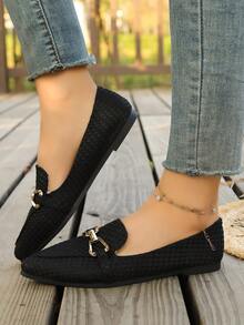 女士金属装饰平底乐福鞋，休闲尖头套脚鞋，轻便舒适，适合工作和日常穿着 - 黑色 - 查看 3