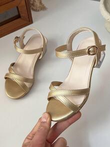 Sandalias de tacón alto elegantes para niñas, tallas 26-36 | Tacón grueso transparente y correa para el tobillo | Zapatos metálicos multicolor, adecuados para niña de las flores, comunión y ocasiones formales - Dorado - Ver 4