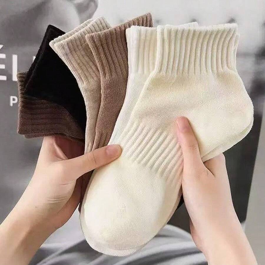 3/6 paia di calzini alla caviglia a costine per donne - calzini morbidi e traspiranti a metà polpaccio, di colore unito adatti per tutte le stagioni, adatti per sport e abbigliamento casual, lavabili in lavatrice (bianco/nero), design semplice, tessuto confortevole, essenziali per gli appassionati di moda