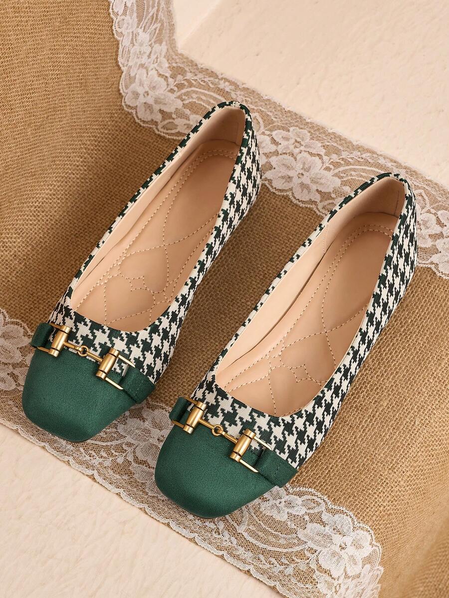 Women's Metal Decor Casual Versatile Flat Shoes - Green - View 1