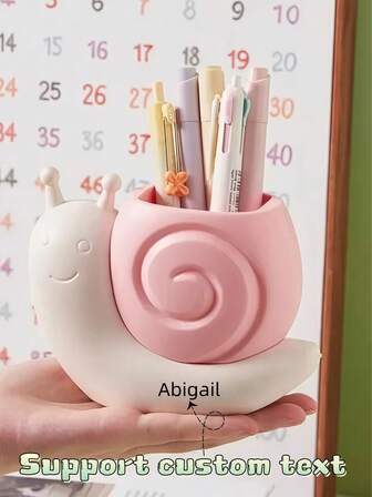 1ชิ้น กล่องเก็บของข้อความที่ปรับแต่งได้, ที่ใส่ปากกาจัดระเบียบโต๊ะรูปการ์ตูนหอยทาก, กล่องเก็บเครื่องเขียน/แปรงแต่งหน้าคุณภาพสูง, ที่จัดระเบียบโต๊ะนักเรียน, เหมาะสำหรับในร่ม, โต๊ะทำงาน, ของขวัญสำหรับเพื่อน