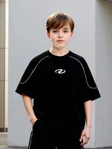 两件套青少年男童夏季短袖T恤和短裤，时尚经典黑白条纹印花，宽松版型，街头风，休闲户外、运动、日常穿着 - 黑色 - 查看 4