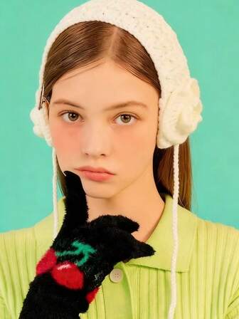 Moderiktiga virkade öronmuffar - Vinterstickat med hantverksdetaljer Varmt pannband Söt flickastil Blommig huvudduk Pannband Skogsgrönt Retro Handgjord Virkad Yllemössa