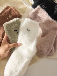 2/4 Pairs White And Brown Fuzzy Crew Socks For Women, Bow Design, Warm & Fluffy, Soft & Comfortable, Suitable For Autumn/Winter, Random Color