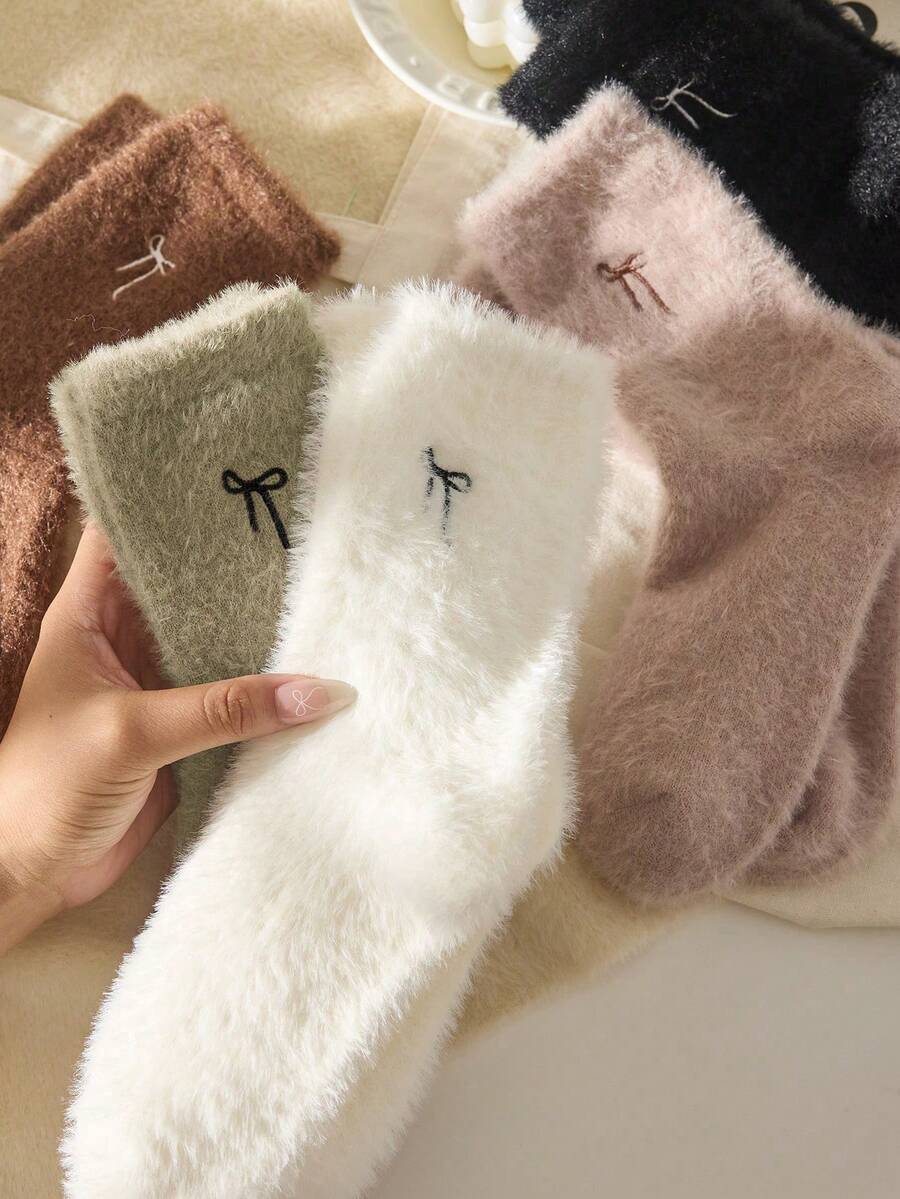 2/4 Pairs White And Brown Fuzzy Crew Socks For Women, Bow Design, Warm & Fluffy, Soft & Comfortable, Suitable For Autumn/Winter, Random Color