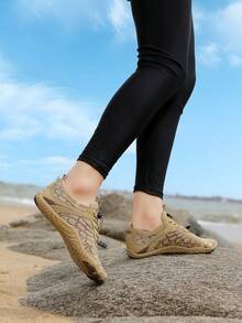 1双女士夏季新款沙滩涉水鞋水上运动速干赤脚水鞋，适合海滩度假、露营、派对、游泳、冲浪、漂流、健身、瑜伽、健身房锻炼 - 卡其色 - 查看 5