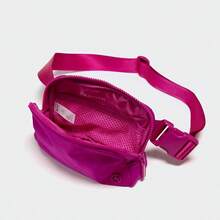 Rionera con cierre bidireccional de nailon para todas partes para mujeres, bolsas de cintura repelentes al agua, bolsas cruzadas con correa ajustable. Prpura uva, 5u201D X 2u201D X 5u201D - Púrpura uva - Ver 6