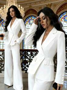 Bộ vest hai mảnh thanh lịch dành cho nữ này có thiết kế độc đáo với cổ ve và tay dài, kết hợp với quần ống rộng ống đứng. Hoàn hảo cho những chuyến đi làm vào mùa thu. - trắng - Xem 3