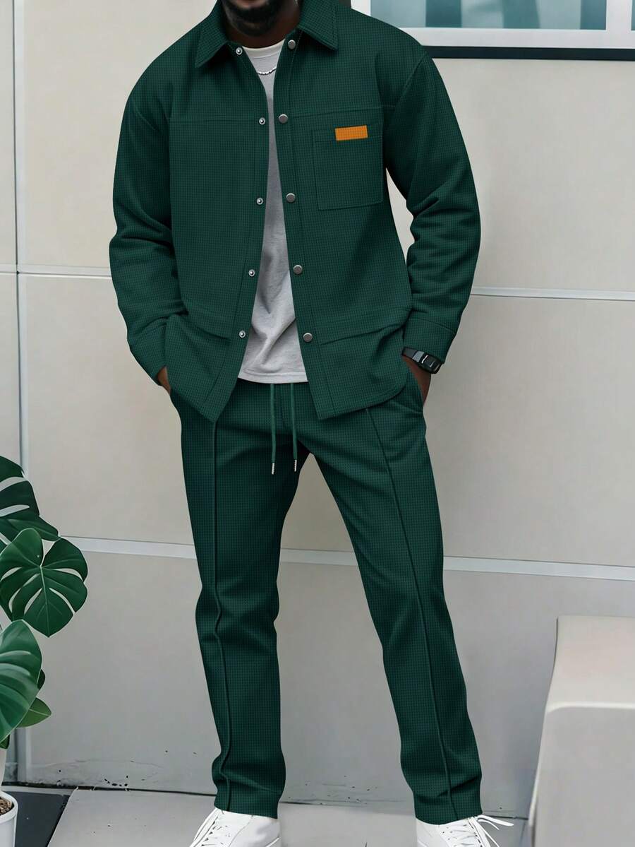 男士兩件套休閒配色拼接口袋翻領長袖襯衫+長褲,薄款春夏秋運動度假套裝 - 墨綠色 - View 1