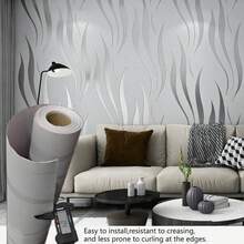 1 rolo de papel de parede autoadesivo cinza listrado com acabamento sutilmente brilhante, apresentando um design moderno e minimalista com textura 3D. Feito de tecido não tecido com tecnologia de impressão em rotogravura, adequado para quartos, salas de estar e paredes de destaque. - Cinza - Ver 6