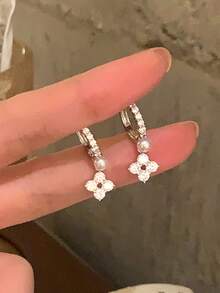 1 Pair Sparkling Four-Leaf Clover Faux Pearl Earrings, Fashionable & Elegant Niche Design, Versatile, High-End, Gift For Holidays