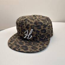 1pc Soft Top Color Block Retro Skateboard 5-Panel Cap, Women Camouflage Flat Brim Hat, New American Letter Contrast Color Baseball Cap, Unisex Fashion Simple Casual Sun Hat, Outdoor Street Skater Hippie Chicks Style