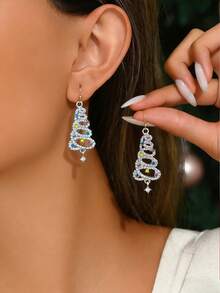 1 Pair Retro And Elegant Silver Artificial Christmas Tree Earrings Are Suitable For Ladies To Wear During The New Year Christmas, Valentine's Day, Christmas Season Weddings, Daily Occasions And The Holiday Valentine's Day