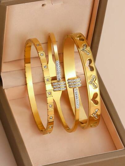 精致的金色全镶水晶手镯套装，简约设计，适合日常通勤装饰
