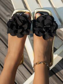 Sandálias Planas com Bico Quadrado e Borda Dourada Brilhante | Decoração com Fivela Floral 3D, Chinelos de Casamento na Praia Boêmio, Essencial para Férias de Verão, Sandálias Casuais de Moda Feminina