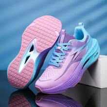 女士轻便透气交叉绑带训练时尚运动鞋 - 低帮运动鞋，采用厚底高回弹真碳板，具有减震足弓支撑和防滑鞋底设计，适合慢跑、健身、跑步、徒步、驾车旅行、日常休闲和户外露营运动。