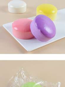 全新草莓慕斯蛋糕，具有慢回弹效果，质地柔软粘稠，带来极致放松体验。这是一款减压玩具，挤压时会轻轻回弹，有助于缓解压力、释放情绪，逼真地还原了粘稠的面包和蛋糕口感。 - 彩色 - 查看 4