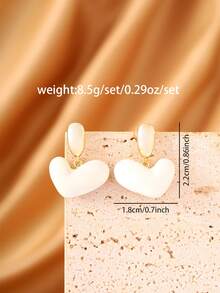 一对优雅滴油心形耳钉，时尚迷人，适合日常通勤和约会佩戴。 - 金色 - 查看 2