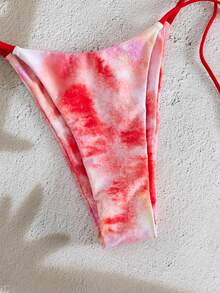 PEPPERMOLLY Ensemble de bikini floral rose populaire, printemps-été 2026. Imprimés tropicaux vibrants et accessoires de marque. Design unique et sexy avec une coupe flatteuse. Essentiel pour l'été, maillot de bain de plage et de piscine