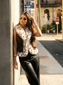 Áo khoác giả lông thú màu nâu sang trọng dành cho nữ, kiểu dáng thanh lịch, họa tiết da báo, lông xù mềm mại, ấm áp cho mùa đông, thích hợp cho các bữa tiệc hóa trang, dạo phố, phong cách thời trang sành điệu, quyến rũ, không tay, họa tiết da báo. - Cà phê nâu - Xem 5
