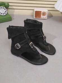 Đôi sandal mùa hè thời trang dành cho bé gái này có thiết kế cổ cao, khóa kéo ở gót và quai hở ngón, mang đến vẻ ngoài sành điệu và thanh lịch, là sự lựa chọn hoàn hảo cho các bé gái tham dự các bữa tiệc. - màu đen - Xem 8