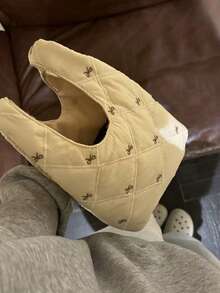 柔软蝴蝶刺绣腕包，轻巧通勤休闲手提包，适合日常使用，可爱优雅的小包 - 杏色 - 查看 8