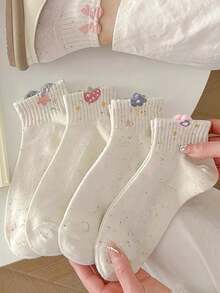 5双装女士彩色短袜，饰有花卉和蝴蝶结刺绣，条纹设计，吸湿排汗，舒适贴合脚踝，适合春夏穿着。