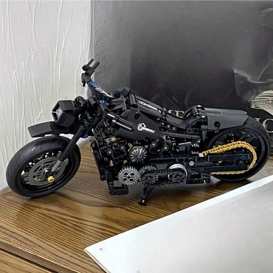 500+块黑色摩托车模型积木套装，适合成人，电影主题ABS赛车玩具，创意趣味收藏品，桌面摆件，生日、圣诞节、万圣节的理想礼物