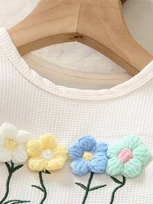 2pcs/Set Toddler Girls' Fashionable Cute Floral Embroidery Puff Sleeve Round Neck Top And Blue Denim Flare Pants Casual Outfit, Spring/Summer - Apricot - View 2