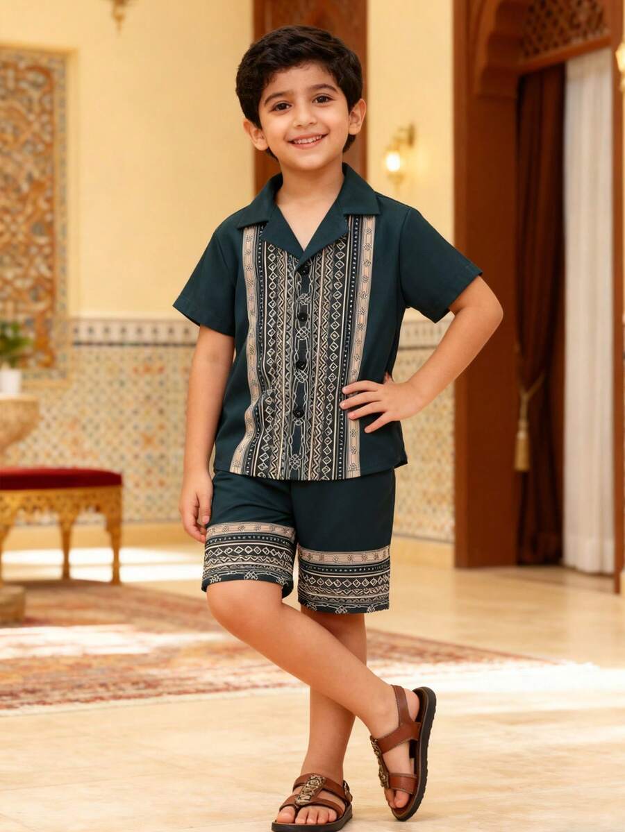 2 件套年轻男孩休闲运动数码印花开衫衬衫短袖和短裤套装，适合日常穿着和假期