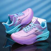 女士轻便透气交叉绑带训练时尚运动鞋 - 低帮运动鞋，采用厚底高回弹真碳板，具有减震足弓支撑和防滑鞋底设计，适合慢跑、健身、跑步、徒步、驾车旅行、日常休闲和户外露营运动。