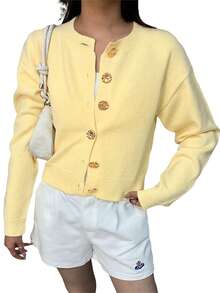 Herbstkleidung für Frauen, cremig-gelb, Design mit Metallknöpfen, lässiger langärmeliger kurzer Strickpullover, modische Strickjacken, geeignet für den täglichen Gebrauch