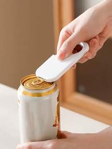 2個/1個 磁吸多功能開瓶器，3合1瓶蓋、罐頭、瓶蓋開瓶器，適用於家用啤酒、飲料瓶、啤酒罐、汽水罐及其他瓶裝飲料。輕巧塑料材質與磁吸結構，適用於居家、露營、派對等場合。無需電源，理想廚房工具，開學季、居家裝飾、居家用品、家庭必需品，適合女性、男性、母親、父親、祖父、祖母的禮物 - 白色 - 查看 4