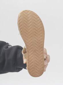 1 đôi sandal đế cao mùa hè dành cho tuổi teen, quai trong suốt, kiểu dáng slip-on, sandal đi biển thời trang tối giản, nhẹ nhàng, đa năng với đế dày. - Trong suốt - Xem 7