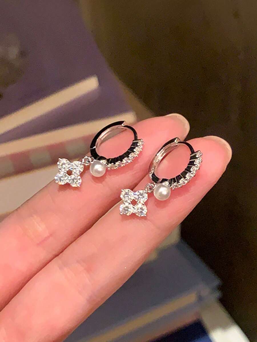 1 Pair Sparkling Four-Leaf Clover Faux Pearl Earrings, Fashionable & Elegant Niche Design, Versatile, High-End, Gift For Holidays