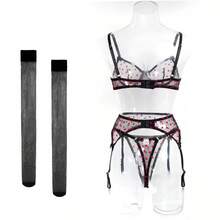 黑色薄纱性感内衣套装，饰有红色爱心和蝴蝶图案，包括胸罩、丁字裤、吊袜带和丝袜，是情人节的理想礼物。 - 黑色 - 查看 11