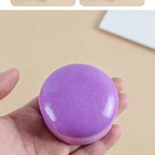 全新草莓慕斯蛋糕，具有慢回弹效果，质地柔软粘稠，带来极致放松体验。这是一款减压玩具，挤压时会轻轻回弹，有助于缓解压力、释放情绪，逼真地还原了粘稠的面包和蛋糕口感。 - 彩色 - 查看 2