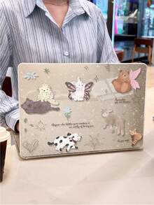 1 pieza Carcasa de portátil de acrílico transparente brillante: Diseño de patrón de animales de dibujos animados, Ligero y a prueba de golpes, Diseño de ventilación 3D, Se adapta a varios modelos (Air 13 2025/Pro 16 M4 etc.), Esencial para la oficina y el estudio - Multicolor - Ver 4