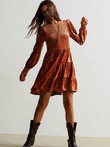 Rusttydustty Bohemian Style Velvet Waist Tie Layered Ruffle Hem Dress, Showcases Elegant Elegant, Suitable For Holiday Parties, New Year, Valentine's Day And Various Occasions