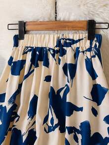 Women's Floral Print Elastic Waist Maxi Skirt, Casual Holiday Style - Apricot Base With Blue Flowers - View 4