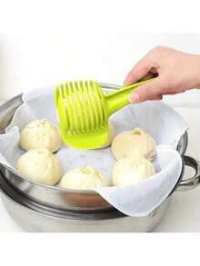 1 chiếc dụng cụ cắt cà chua và chanh cầm nắm dễ dàng - Dụng cụ cắt trái cây nhiều lưỡi với kẹp trái cây tròn, phụ kiện tách lòng trắng và lòng đỏ trứng, nhựa bền, màu xanh lá cây - Lý tưởng cho việc chuẩn bị nguyên liệu trong nhà bếp, dụng cụ cắt cà chua. - Nhiều màu - Xem 6