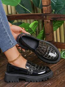 Round Toe Thick Sole Casual Versatile Slip-On Comfortable Non-Fatiguing 2026 New Arrival Gold Pebble Texture Design Loafers, Suitable For Students And Daily Wear With Dresses, Women Shoes - Black - View 4