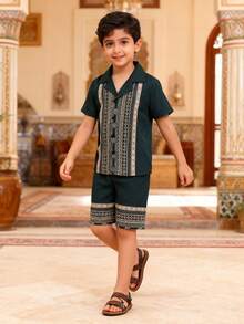 2 件套年轻男孩休闲运动数码印花开衫衬衫短袖和短裤套装，适合日常穿着和假期