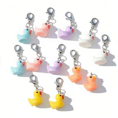 Cute Travel Duck Keychain - Suitable For Both Men And Women - Backpack Pendant, Pocket Hug - Made Of Durable Metal - The Perfect Birthday, New Year And Valentine's Day Gift For Him/He