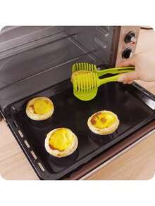 1 chiếc dụng cụ cắt cà chua và chanh cầm nắm dễ dàng - Dụng cụ cắt trái cây nhiều lưỡi với kẹp trái cây tròn, phụ kiện tách lòng trắng và lòng đỏ trứng, nhựa bền, màu xanh lá cây - Lý tưởng cho việc chuẩn bị nguyên liệu trong nhà bếp, dụng cụ cắt cà chua. - Nhiều màu - Xem 7