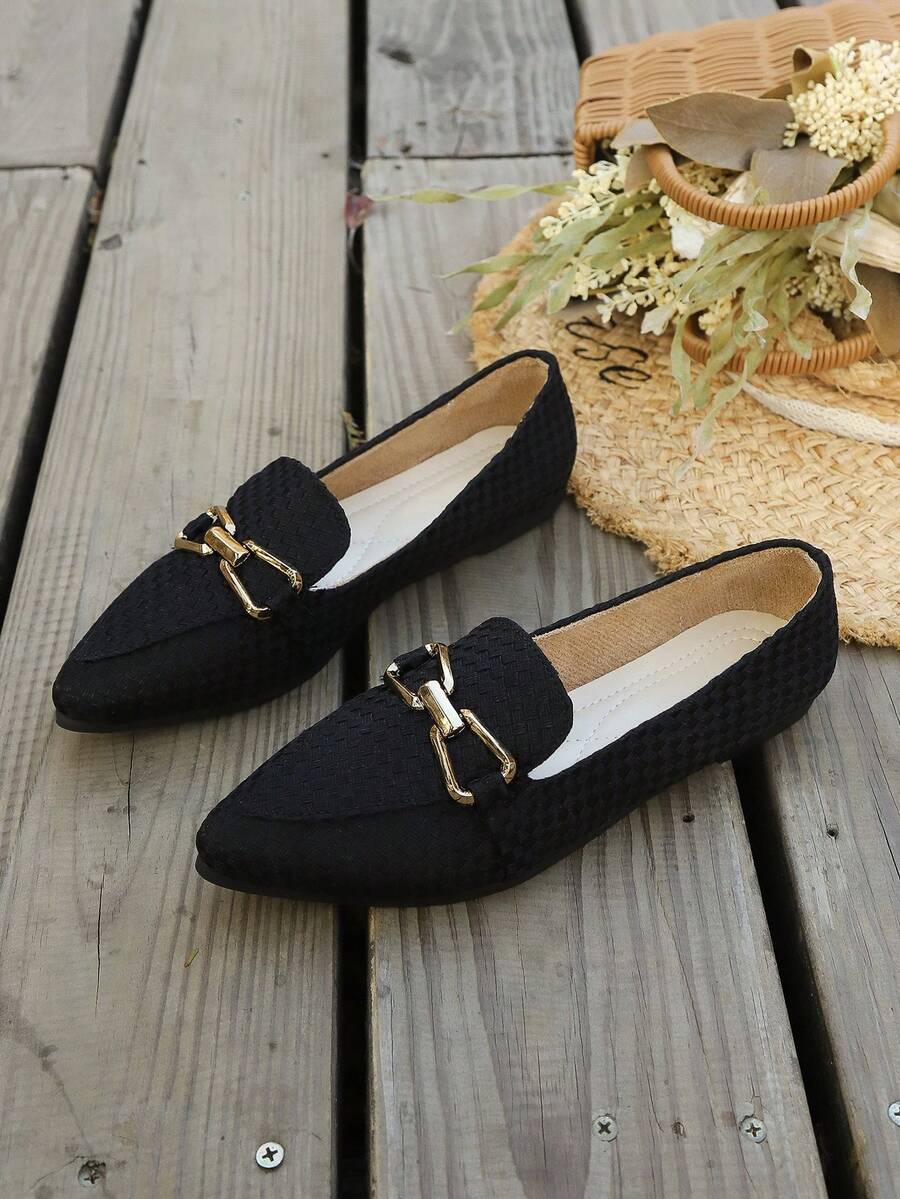 女士金属装饰平底乐福鞋，休闲尖头套脚鞋，轻便舒适，适合工作和日常穿着 - 黑色 - 查看 1