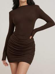 Sexy Vintage braunes Minikleid mit Langarm, Rundhalsausschnitt, gestrickter Passform, Raffdetail, mittlere Stretchqualität