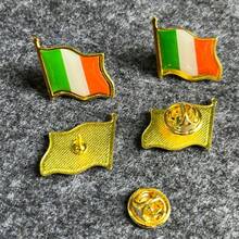 2枚世界国旗胸针，波浪形树脂旗帜徽章，合金奖章胸针，合金和树脂材质，适用于节日、庆典、日常装饰、西装胸针