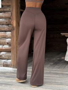 Vintage Street Style High Waist Pants, Elastic Loose Design, Slimming And Lifting, Accentuates Waistline, Suitable For Pilates. High-Waisted Design, Elastic Fabric Enhances Curves, Creates Retro Street Style. Classic High-Waisted Cut, Shaping And Fitting, Loose Silhouette, Showcases Timeless Elegance. Women's Vintage High-Waisted Sweatpants - Brown - View 3